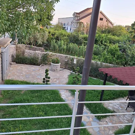 فندق مبيت وإفطار La Casa Di Fatmir شكودر