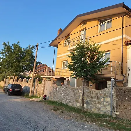 فندق مبيت وإفطار La Casa Di Fatmir *