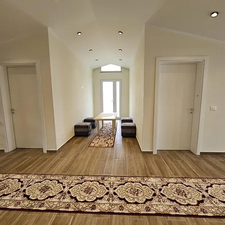 فندق مبيت وإفطار La Casa Di Fatmir شكودر