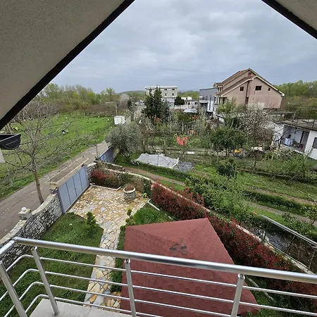 La Casa Di Fatmir Bed & Breakfast *